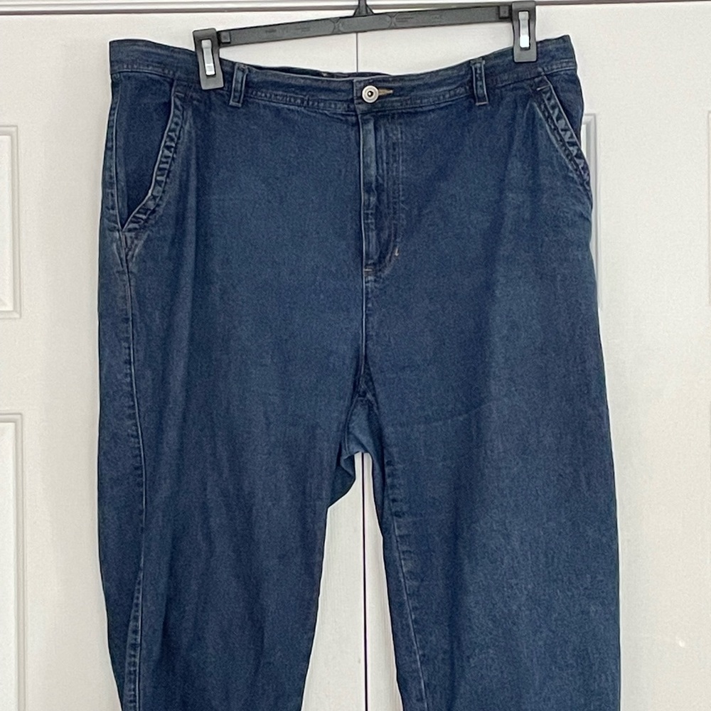 🦚Very nice Liz Claiborne Woman capris 🦚